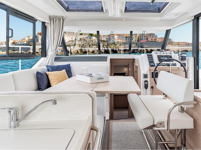 Yacht BENETEAU - Swift Trawler 41 Fly "Eduard"