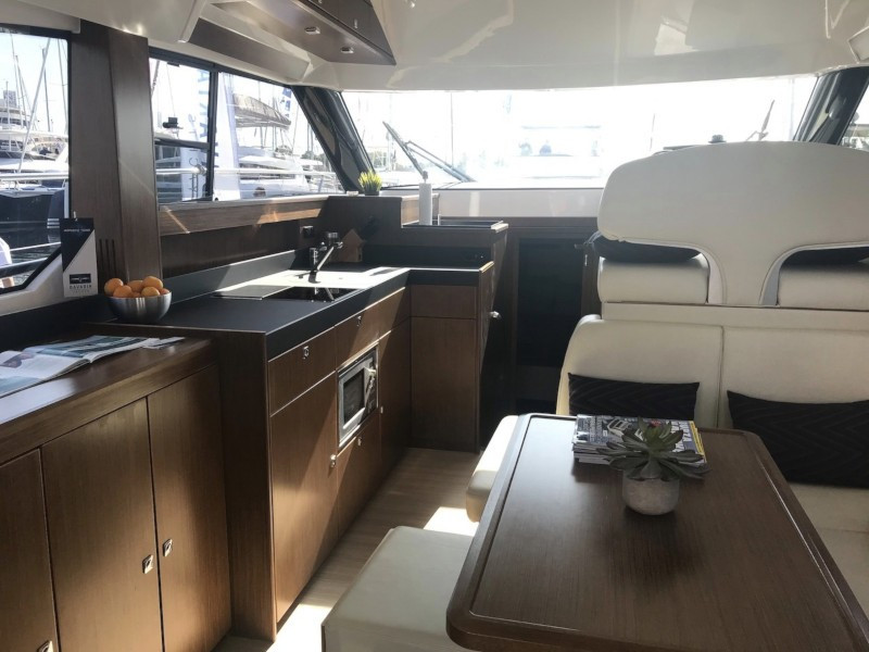 Yacht BAVARIA - 42 Fly Virtess "Captain Blue"