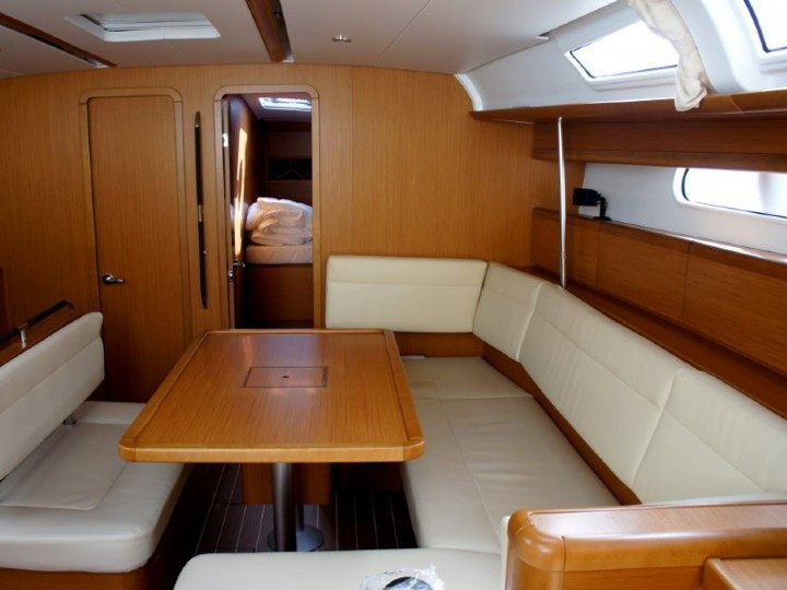 Yacht JEANNEAU - Sun Odyssey 49i "Skazka"