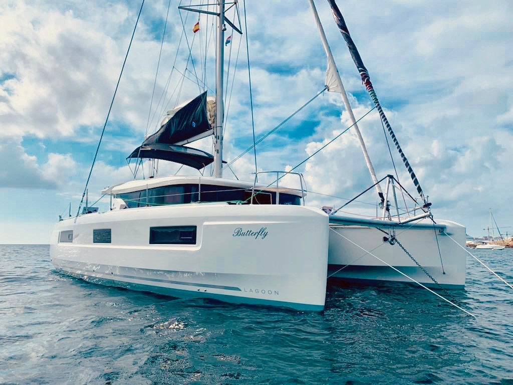 Yacht LAGOON - 46 "Butterfly"