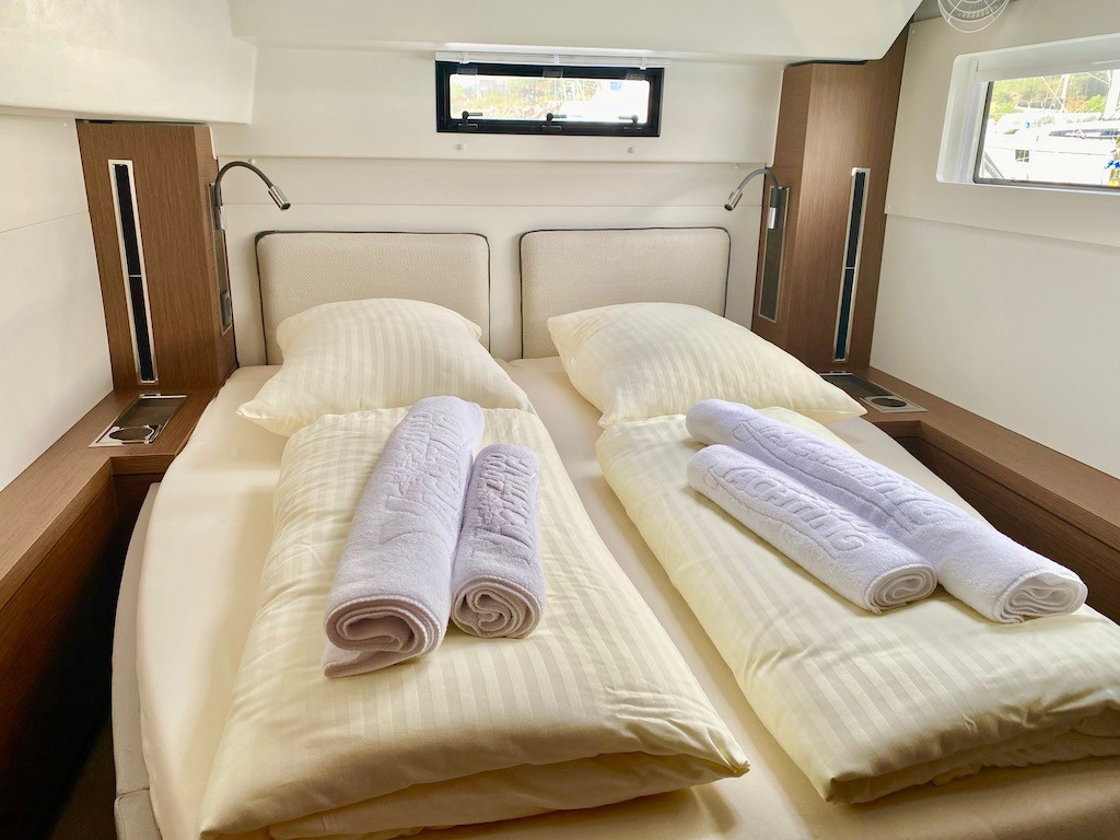 Yacht LAGOON - 46 "Ruru"