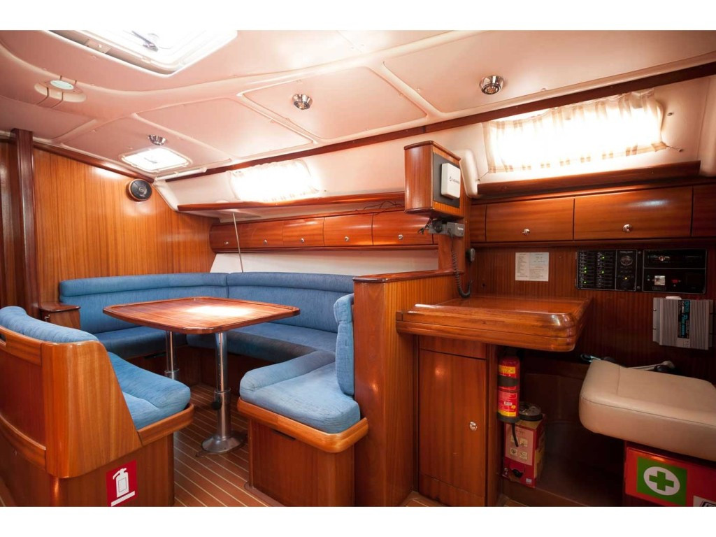 Yacht BAVARIA - 38 "Meander"