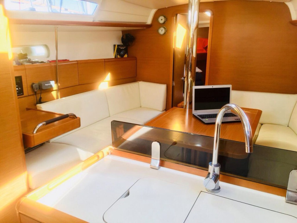 Yacht JEANNEAU - Sun Odyssey 379 "Argo"