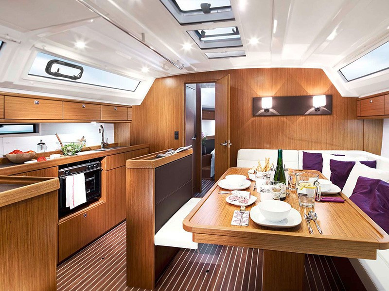 Yacht BAVARIA - Cruiser 46 "Sail la Vie"