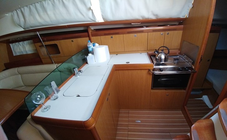 Yacht JEANNEAU - Sun Odyssey 36i "Catrina"