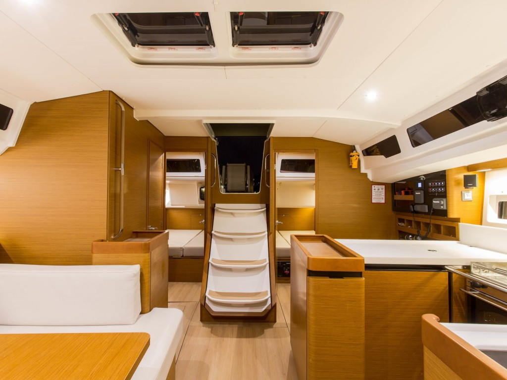 Yacht JEANNEAU - Sun Odyssey 440 "Deep Water"