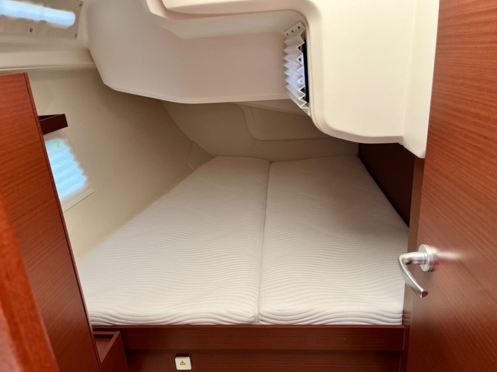 Yacht HANSE - 418 "Mersina"