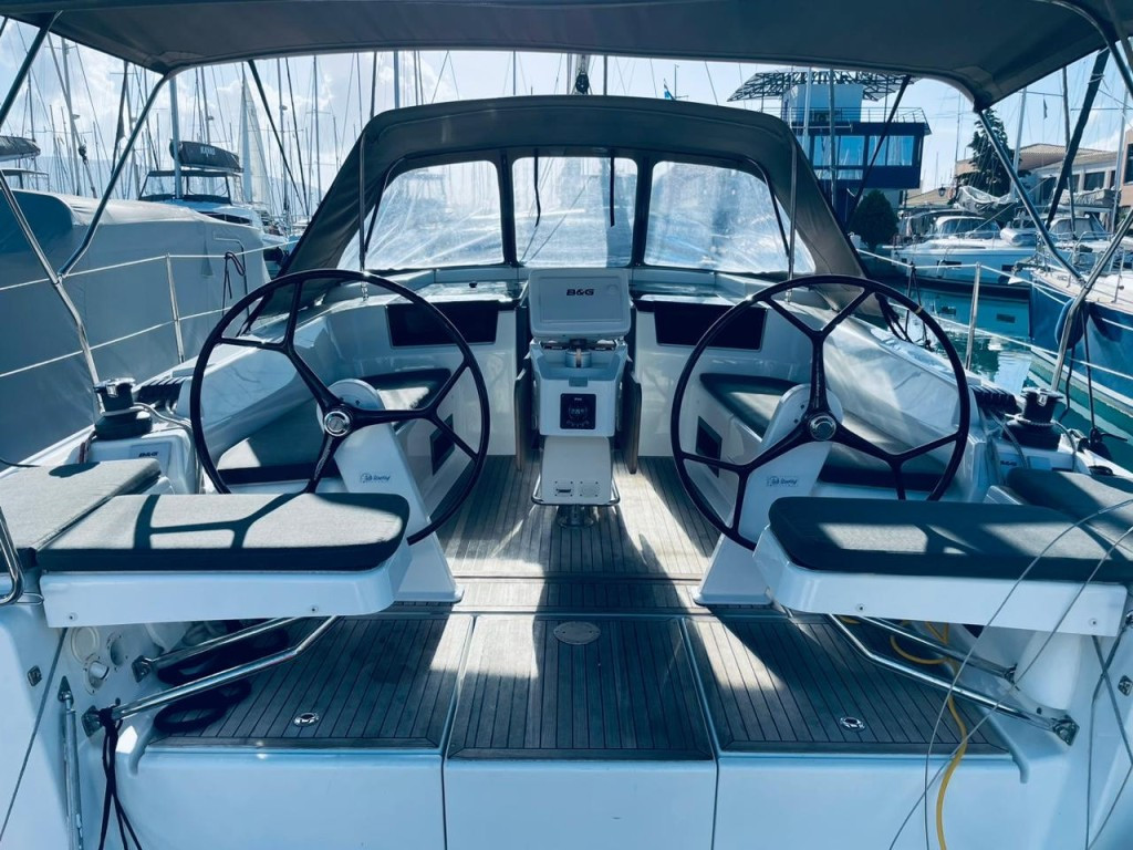 Yacht HANSE - 418 "Mersina"