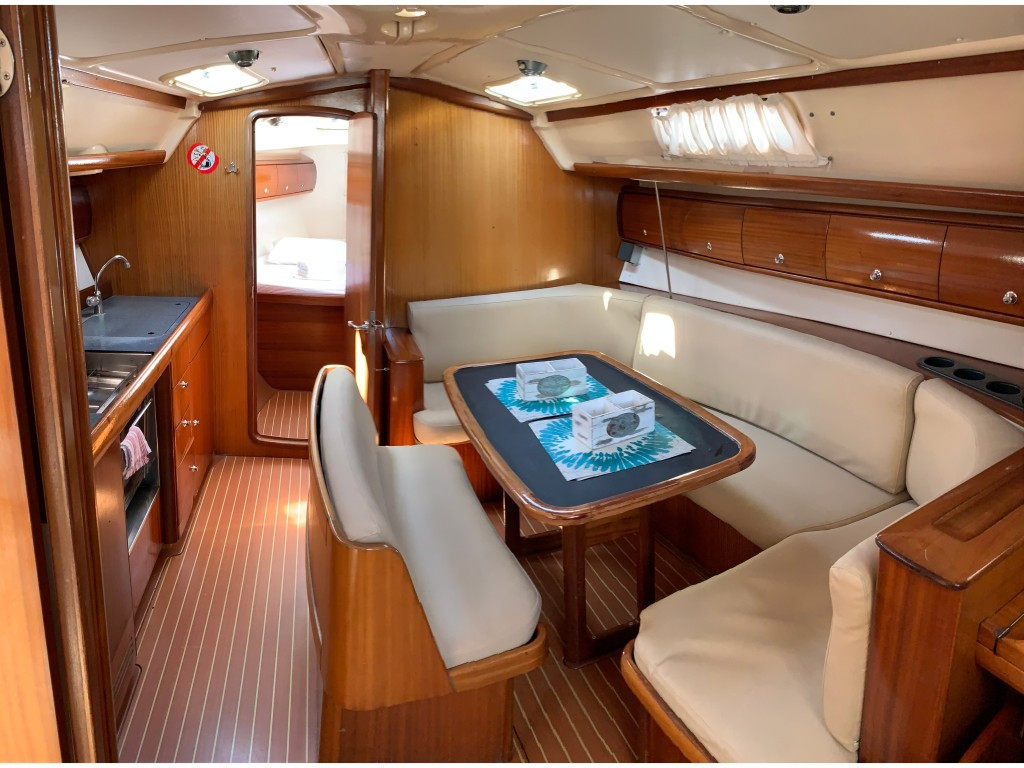 Yacht BAVARIA - 38 "Siesta"
