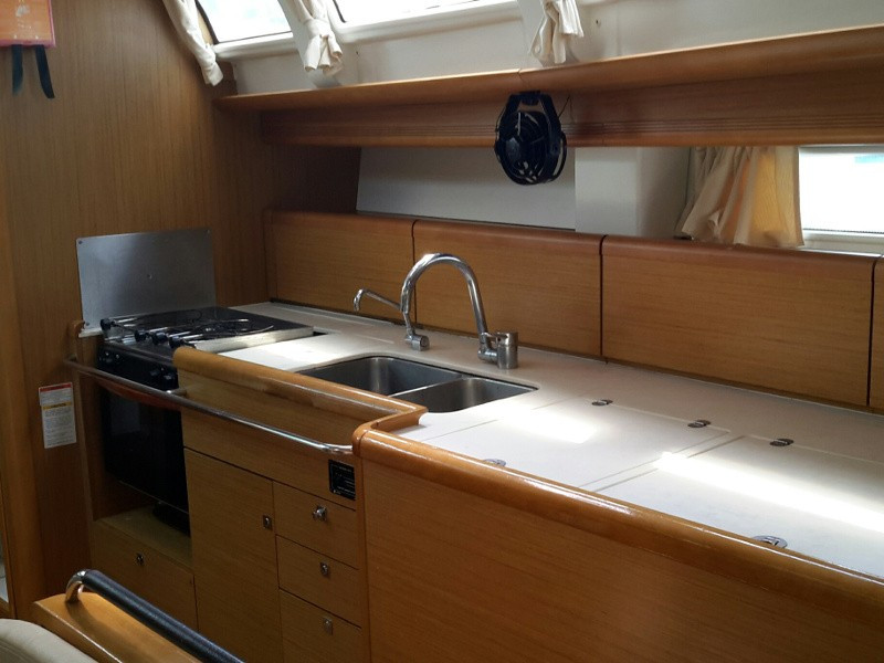 Yacht JEANNEAU - Sun Odyssey 44i "Flora Mirabilis"