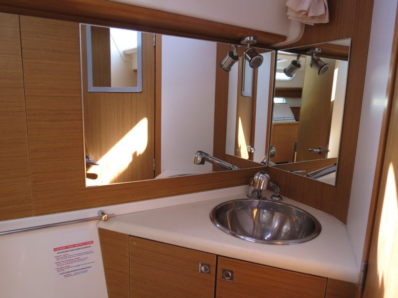 Yacht JEANNEAU - Sun Odyssey 44i "Flora Mirabilis"