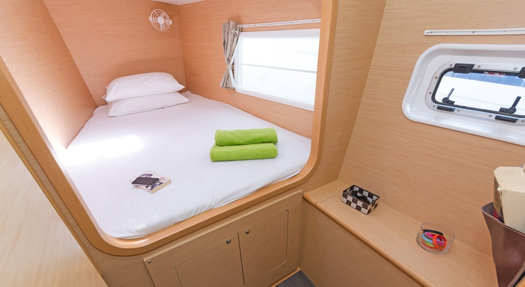 Yacht LAGOON - 380 "Bellevue"