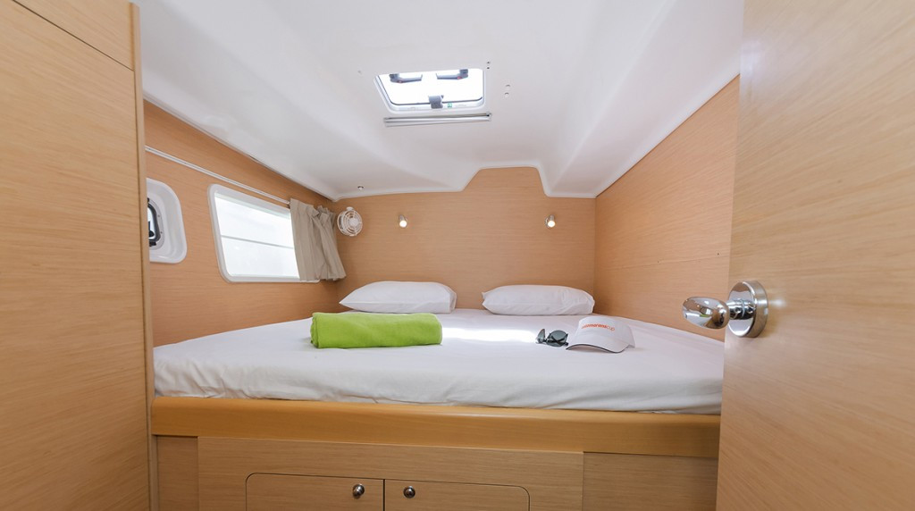 Yacht LAGOON - 380 "Bellevue"