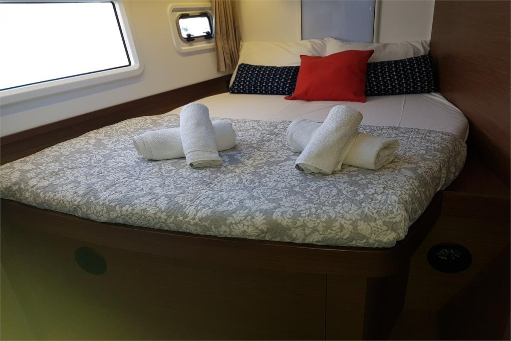 Yacht LAGOON - 42 "Dream of Life"