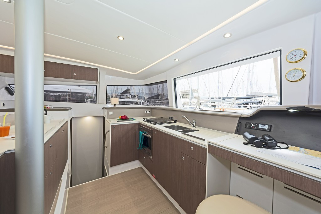 Yacht CATANA - Bali 4.1 "Golden Waters"