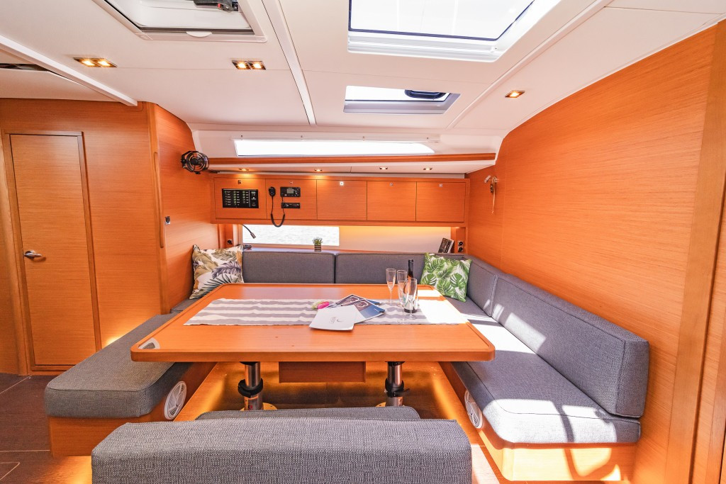 Yacht DUFOUR - 470 "Edelweiss"