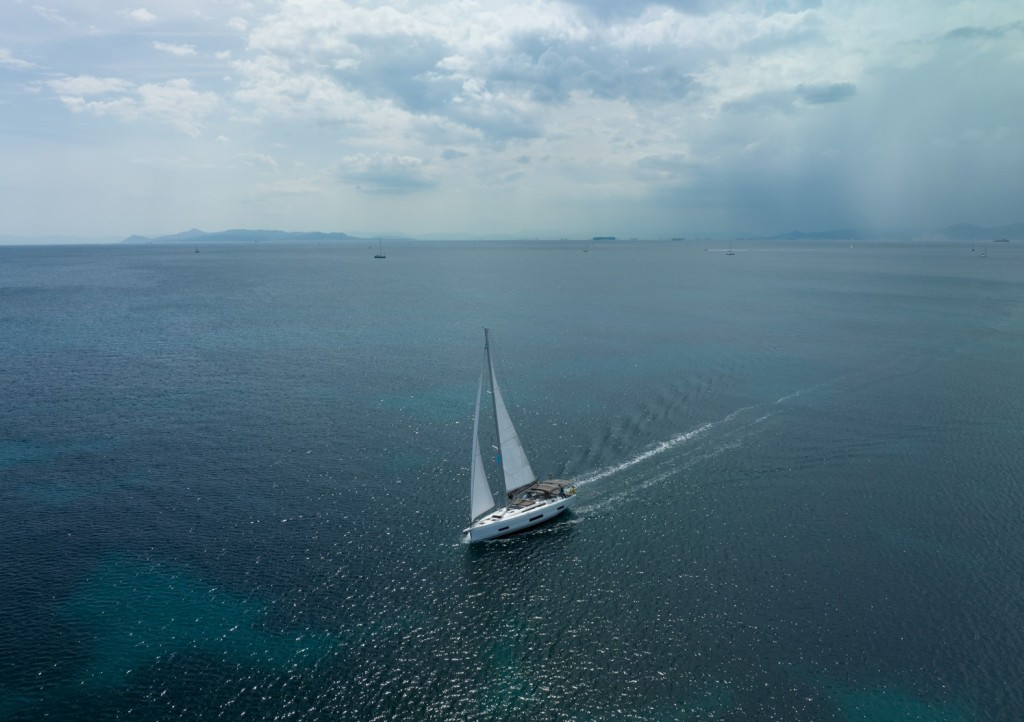 Yacht DUFOUR - 470 "Andromeda"