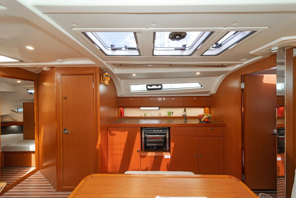 Yacht BAVARIA - Cruiser 41 "Laertis"