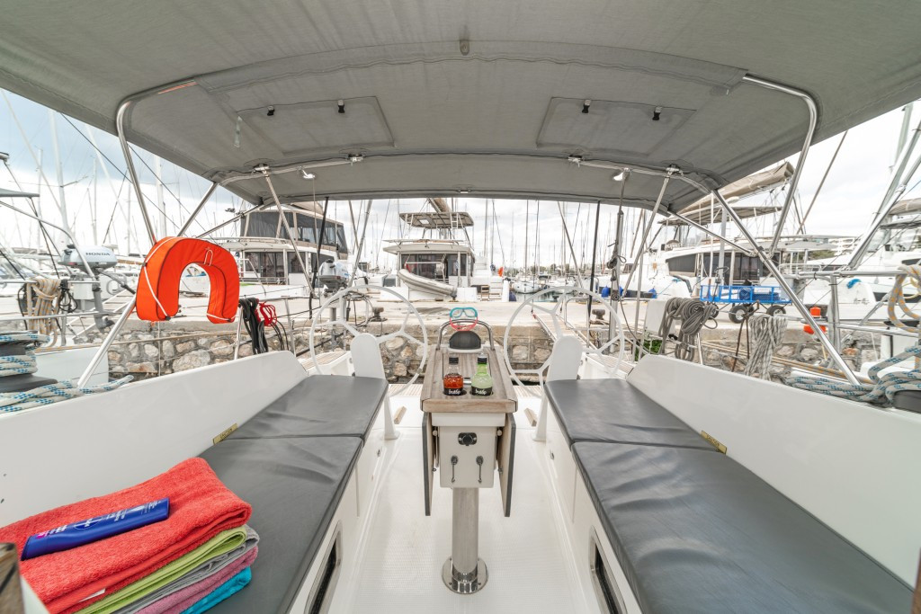 Yacht BAVARIA - Cruiser 41 "Laertis"