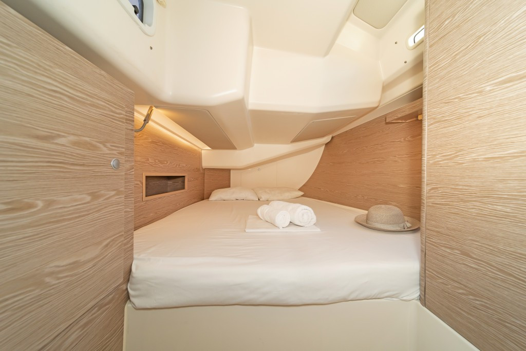 Yacht HANSE - 458 "Triton"