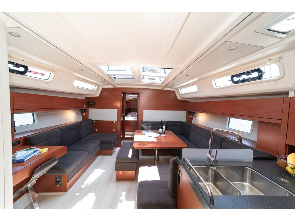 Yacht HANSE - 458 "Kiveli"