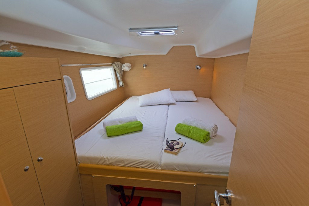 Yacht LAGOON - 380 S2 "Cataki"