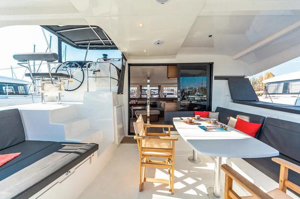 Yacht LAGOON - 42 "Carpe Diem"