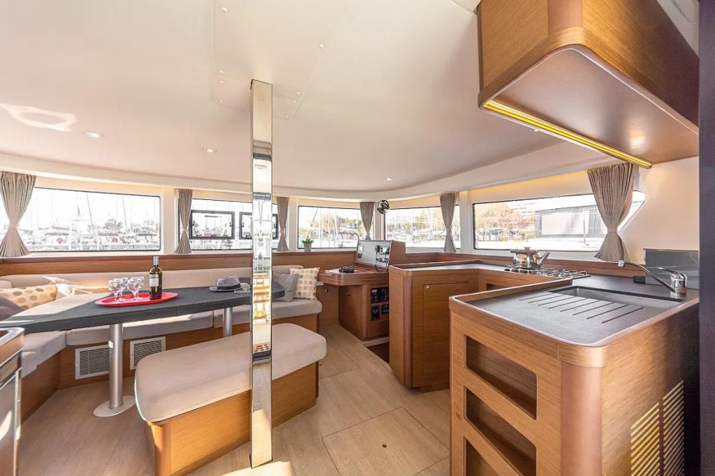 Yacht LAGOON - 42 "Carpe Diem"