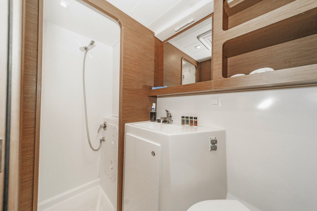 Yacht LAGOON - 42 "Equilibrium"