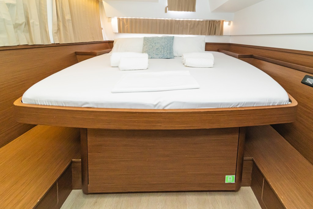 Yacht LAGOON - 42 "Equilibrium"