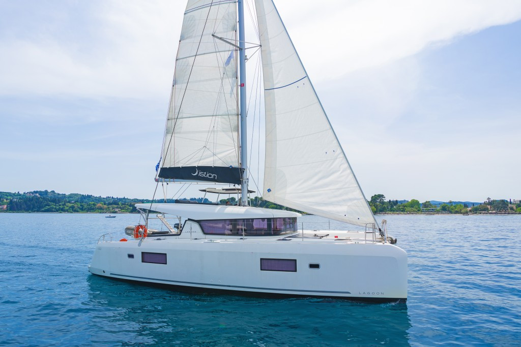Yacht LAGOON - 42 "Four Season"