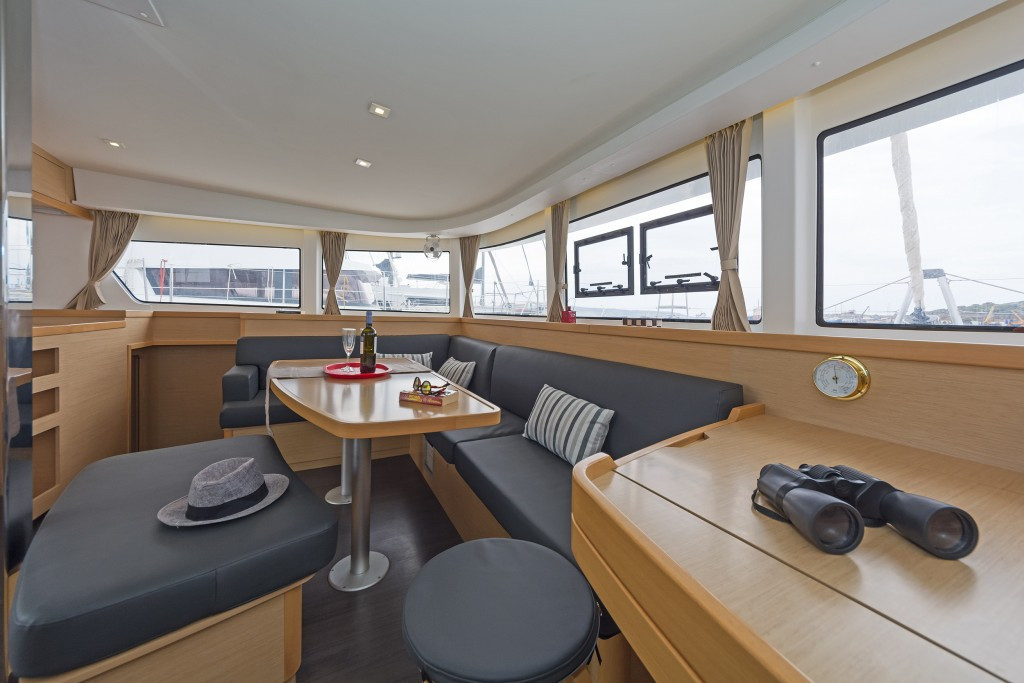 Yacht LAGOON - 42 "Breeze"