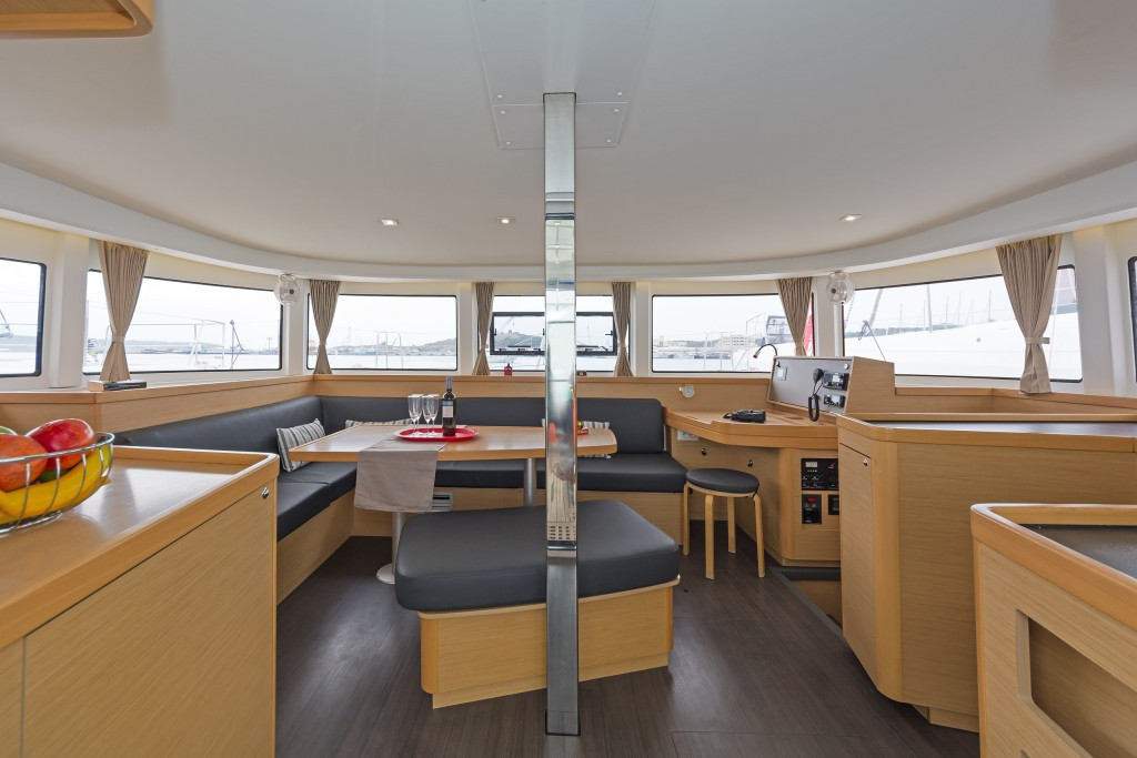 Yacht LAGOON - 42 "Breeze"