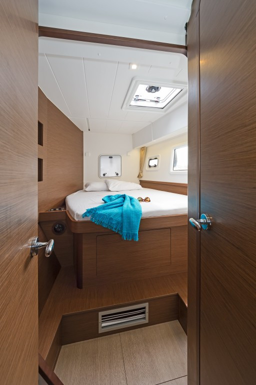 Yacht LAGOON - 42 "Deja vu"