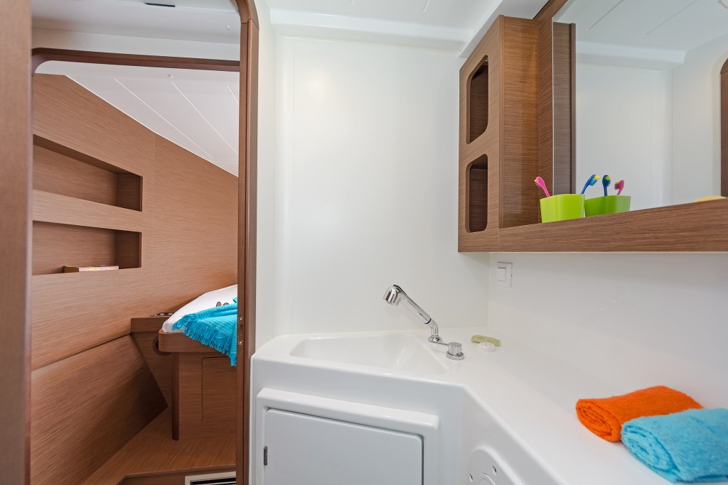 Yacht LAGOON - 42 "Deja vu"