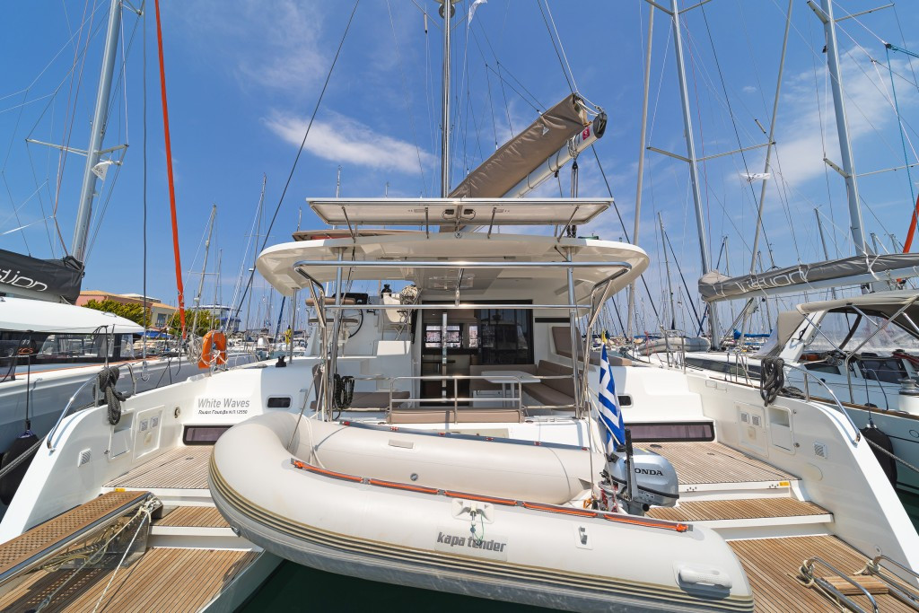 Yacht LAGOON - 42 "White Waves"