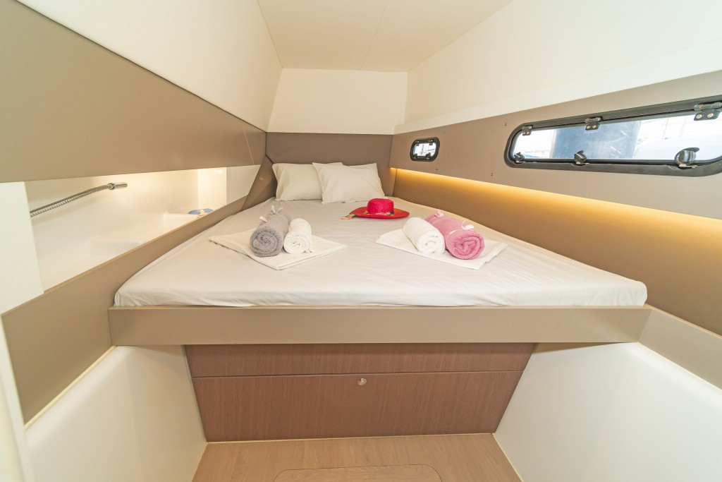 Yacht CATANA - Bali 4.1 "Crystal Waters"