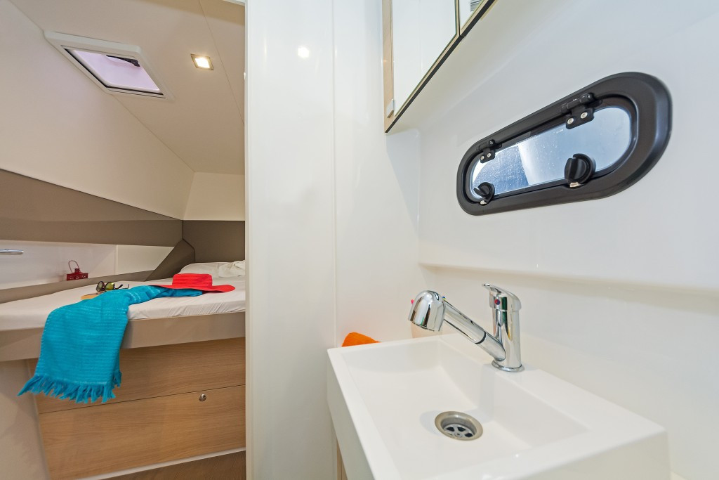 Yacht CATANA - Bali 4.1 "E.S."