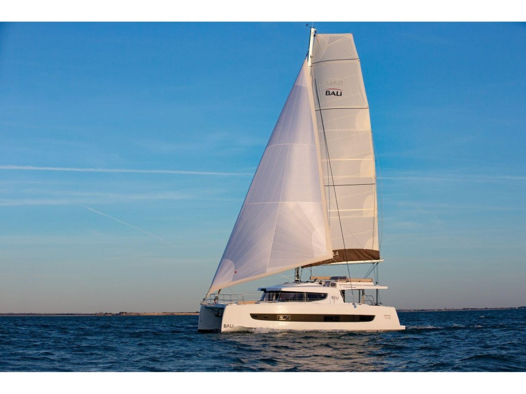 Yacht CATANA - Bali 4.4 "Silver Waters"
