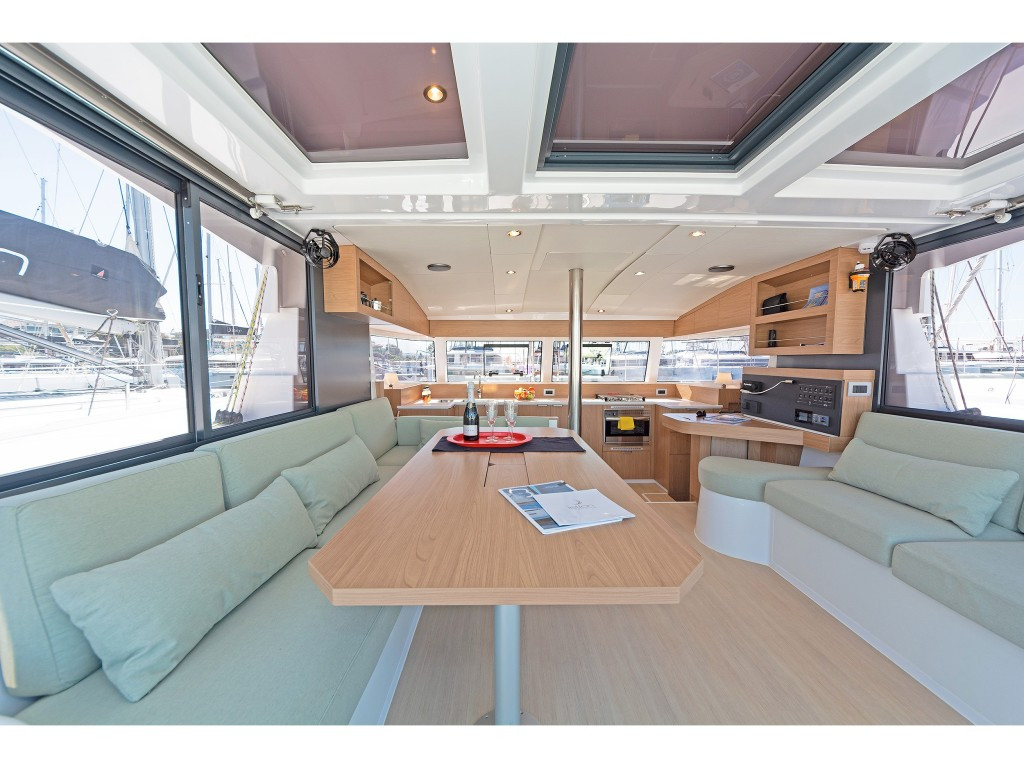 Yacht CATANA - Bali Catsmart "One Love"