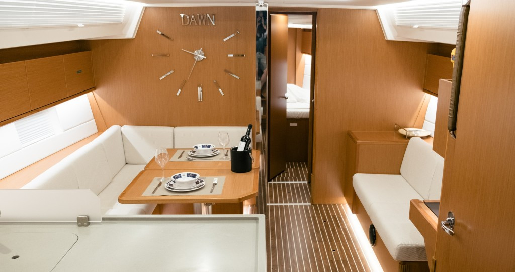 Yacht BAVARIA - C45 "Dawn"