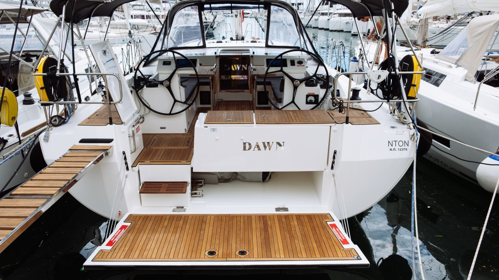 Yacht BAVARIA - C45 "Dawn"