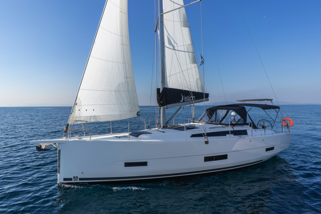 Yacht DUFOUR - 390 Grand Large "Agnes"