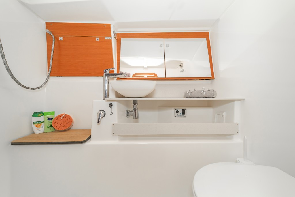 Yacht DUFOUR - 430 Grand Large "Ocean Whisper"