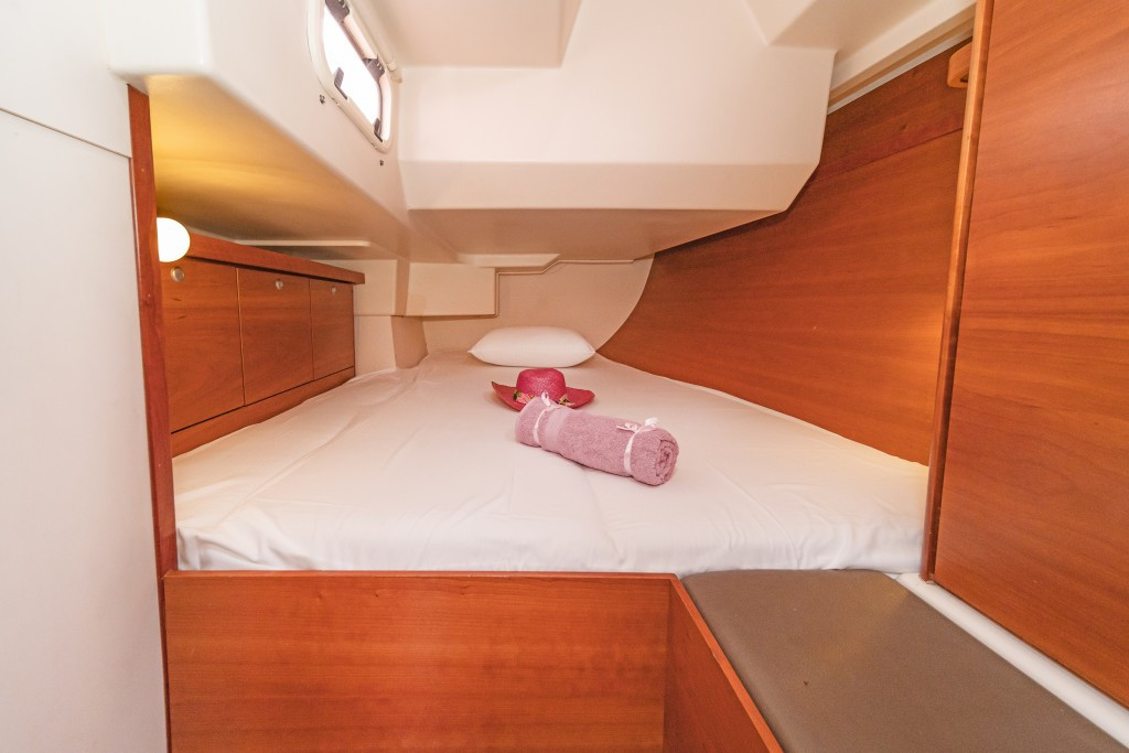 Yacht HANSE - 430 "Tria S"