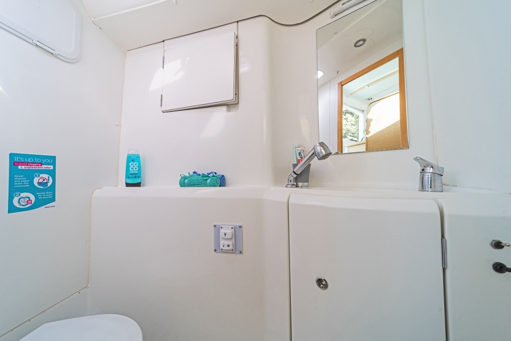 Yacht LAGOON - 380 "Golf Charlie"