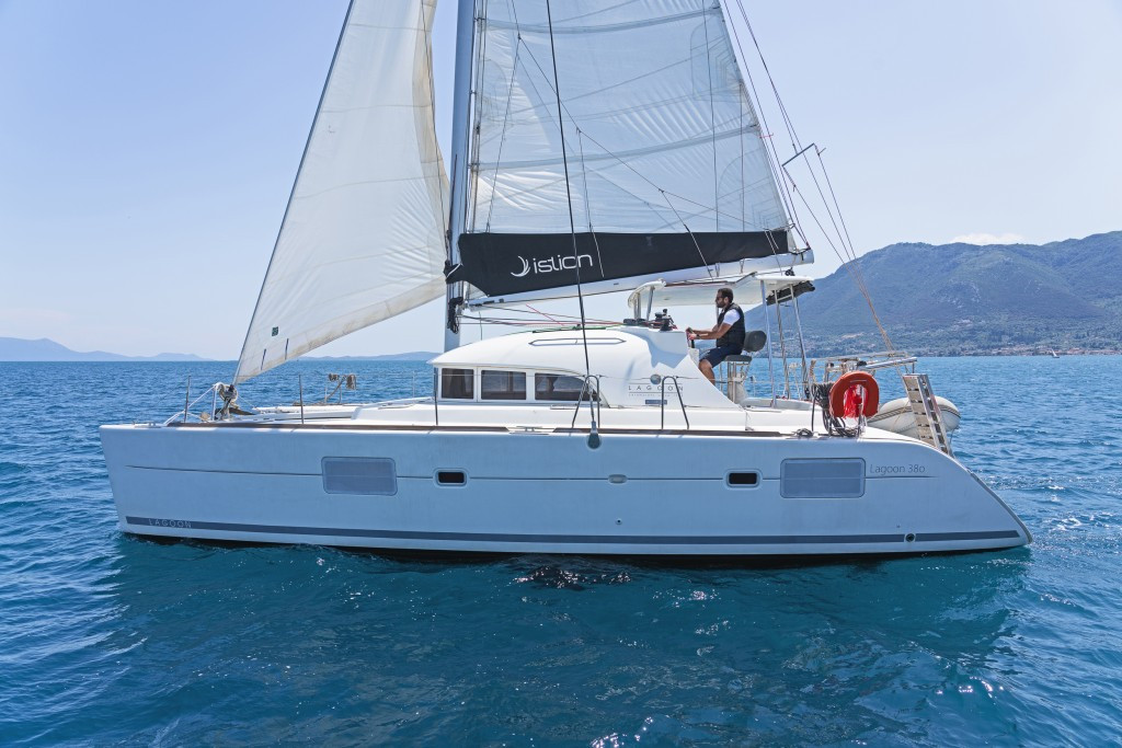 Yacht LAGOON - 380 "Golf Charlie"