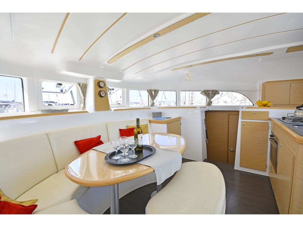 Yacht LAGOON - 380 S2 "Erica"