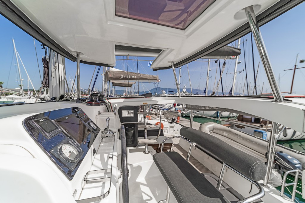 Yacht LAGOON - 42 "Pulsar"