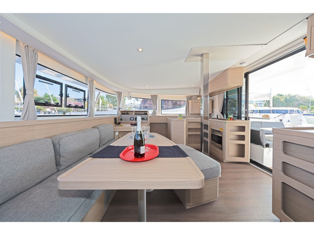 Yacht LAGOON - 42 "Dream Waters"